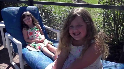 Sophia, Isabella e Alice Brincando de Vender Sorvetes