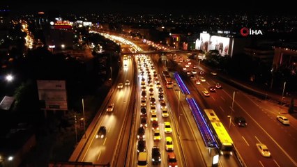 Kısıtlamaya dakikalar kala E-5 karayolunda yoğun trafik havadan görüntülendi