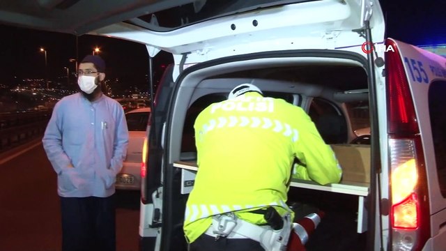 Sokağa çıkma kısıtlamasının ilk gecesinde polis ekiplerinden E-5'te trafik uygulaması