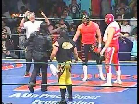 Volador Jr. © vs La Sombra for the Mexican National Light Heavyweight Championship