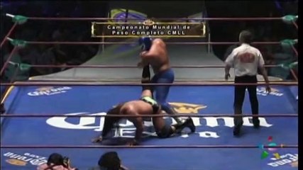 Terrible © vs Diamante Azul for the CMLL World Heavyweight Championship