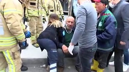 Pendik'te İETT otobüsü sulama aracına çarptı: 7 yaralı