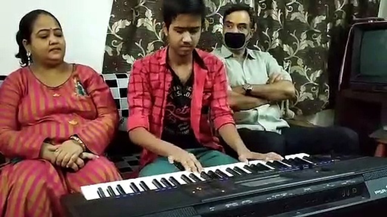 WORLD RECORD 2020 : रोजाना 12 घंटे प्रैक्टिस करने से उंगलियां सूझीं, 24 घंटे पियानो बजाकर रचा कीर्तिमान