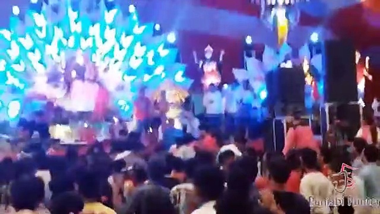 Punjabi singer fall down from stage