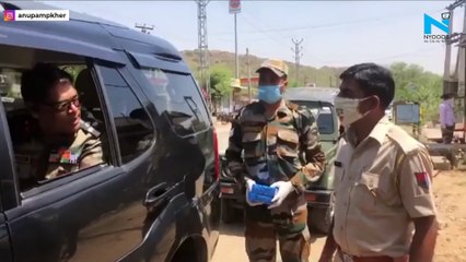 Anupam Kher shares video of Indian Army officer applauding police amid lockdown