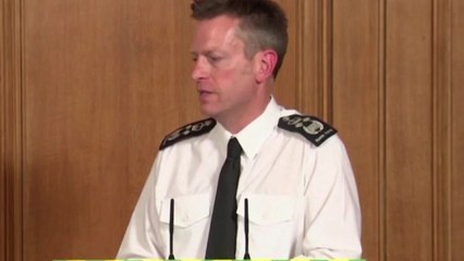 내달 8일부터 영국 입국시 14일 자가격리...위반시 벌금 150만원 / YTN