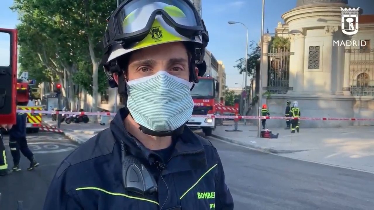 Bomberos indican "numerosos daños materiales" tras derrumbe de cúpula en Madrid