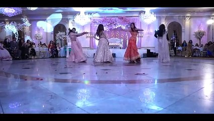 Indian_Wedding_Dance_by_Bride_\\u0026_Sisters_|_Jaani_Tera_Naa_|_MUMMY_NU_PASAND_|_Bollywood_|_2019(360p)