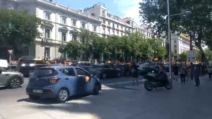 La manifestación en coche de Vox bloquea el paso de las ambulancias en Madrid