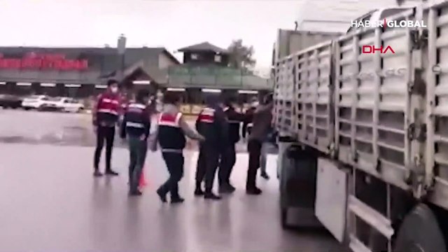 TIR'daki otomobillerde rekor miktarda sıvılaştırılmış metamfetamin ele geçirildi