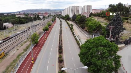 Polis ve basın güvercinleri besledi