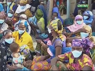 ORTM / Ramadan - Solidarité parlementaire - Le président de l’Assemblée Nationale offre aux déplacés 4 boeufs et une somme de 1 millions de FCFA