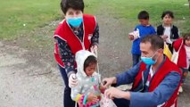 Erzurumlu 3 bin çocuğun Kızılay gönüllüleriyle gelen 'arafalık' mutluluğu