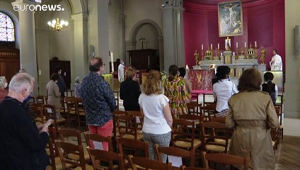 Франция: открытые церкви и присяга мэров