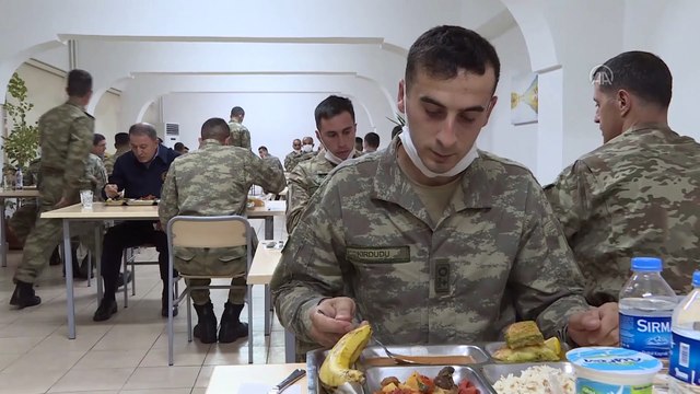 Akar ve komutanlar ramazanın son iftarını sınır hattında komandolarla yaptı - HATAY