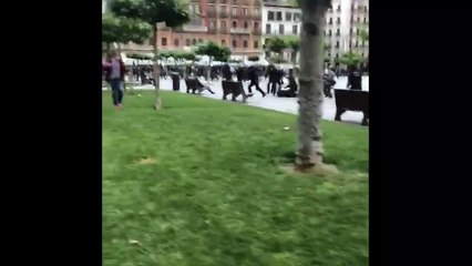Los abertzales dejan llorando a una familia en Pamplona