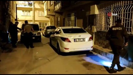 Bekçileri ezerek kaçmaya çalıştı, araçtan uyuşturucu ve para çıktı