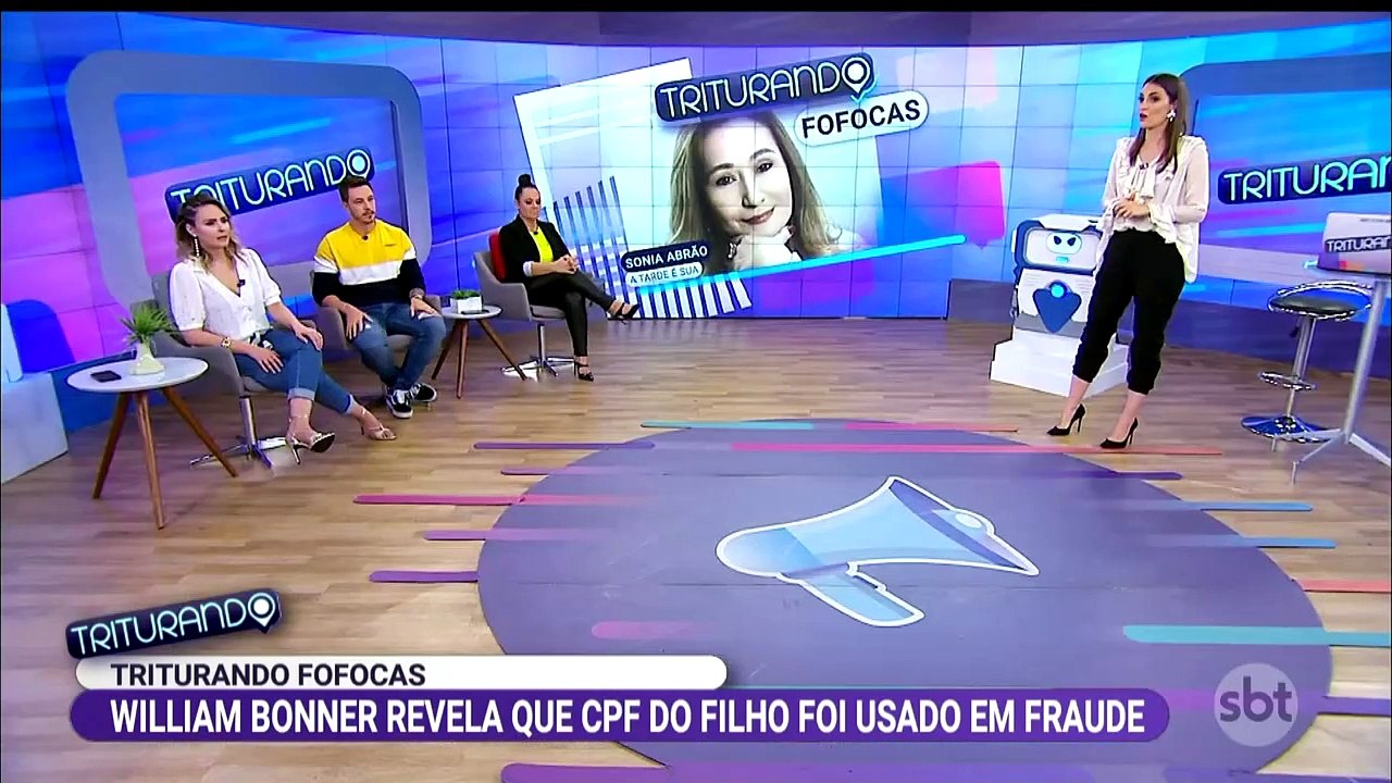 (Dia único) Encerramento do WWE RAW (Luta Livre na TV) e inicio da da estreia do Triturando aos Sábados (reprise) (23/05/2020) (19h45) | SBT 2020 (Novas fase do SBT) (SBT Brasil cancelado)