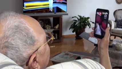 Adana'da 80 yaşındaki avukat, oğlu, gelini ve torunuyla görüntülü bayramlaştı