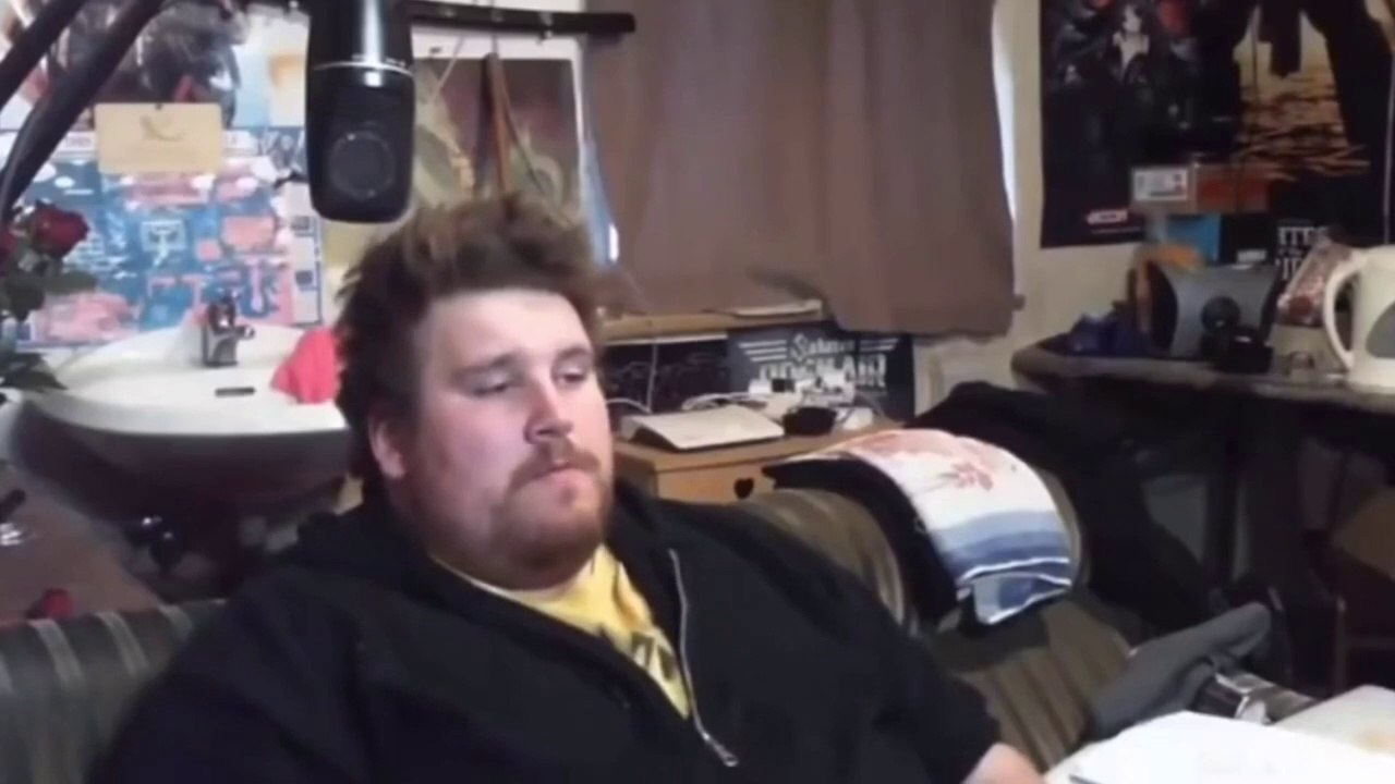 Drachenlord rechnet mit lachflat ab