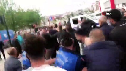 Bursa'da Seyyar Satıcı Dehşeti... O Anlar Kamerada