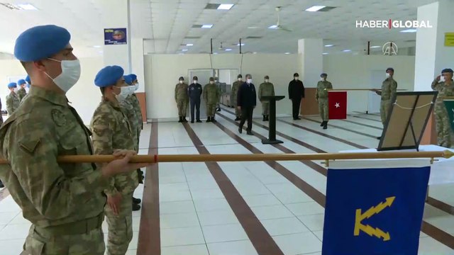 Bakan Akar ve TSK'nın komuta kademesinden sınır hattında bayram