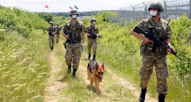 ‘Hudut Kartalları’ bayramda görev başında