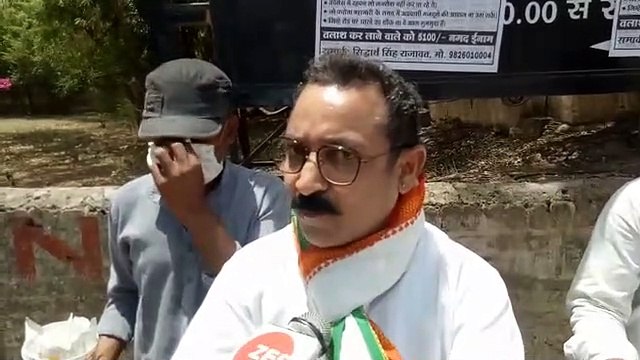 गुमशुदा जनसेवक ज्योतिरादित्य सिंधिया, ढूंढकर लाने वाले को दिया जाएगा 5100 रू का इनाम