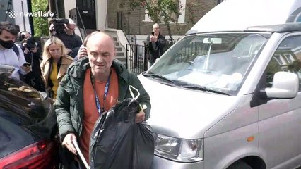 Dominic Cummings appears in front of press on Sunday morning