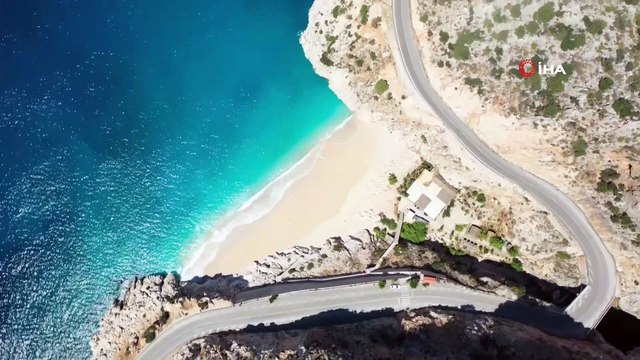 Her bayram binlerce tatilciyi ağırlayan dünyaca ünlü Kaputaş Plajı martılara kaldı