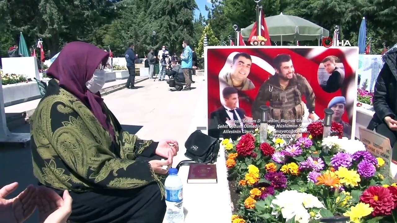 Şehit aileleri bayramın ilk gününde şehitlikleri ziyaret etti