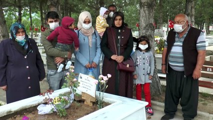 Şehitliklerde hüzünlü bayram - SİVAS