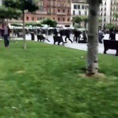 Cargas policiales contra los radicales abertzales en Pamplona