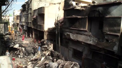 Πακιστάν: Έρευνες στα συντρίμμια της τραγωδίας
