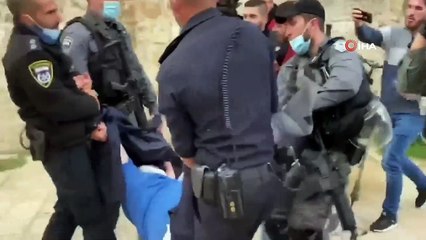 - İsrail polisi, Filistinli yaşlı adamı yerlerde sürükledi