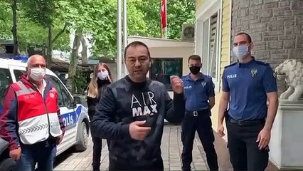 Serdar Ortaç, bayram mesajını polislerle verdi