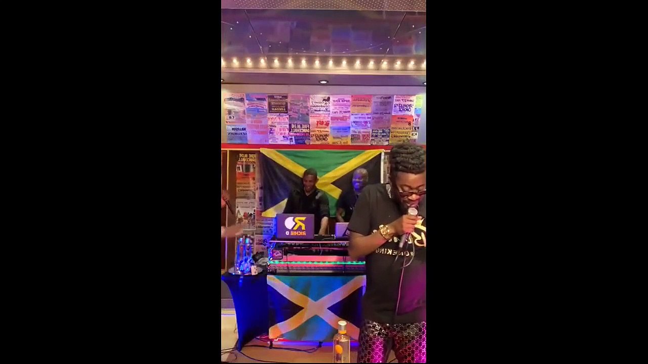 JAMAICA - Bounty killer vs. Beenie Man full SoundClash Rewind