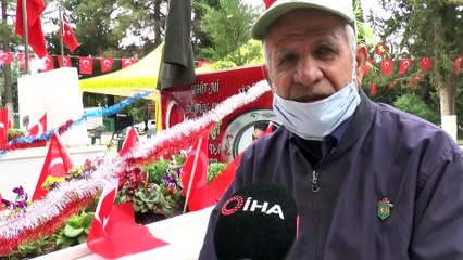 Gaziantep Şehitliğinde Hüzünlü Bayram