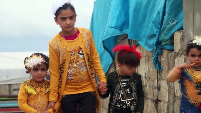 İdlibliler bayram namazını çadırlarda kıldılar