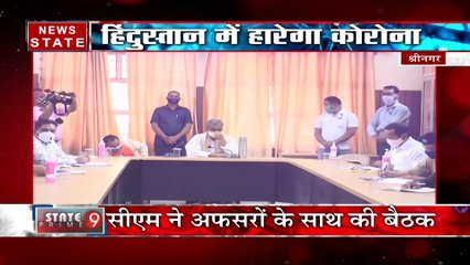 त्रिवेंद्र सिंह रावत हॉस्पिटल पहुंच डॉक्टरों से की बात, अफसरों के साथ की बैठक