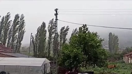 Sivas'ta soğuk hava ve kar yağışı etkili oluyor