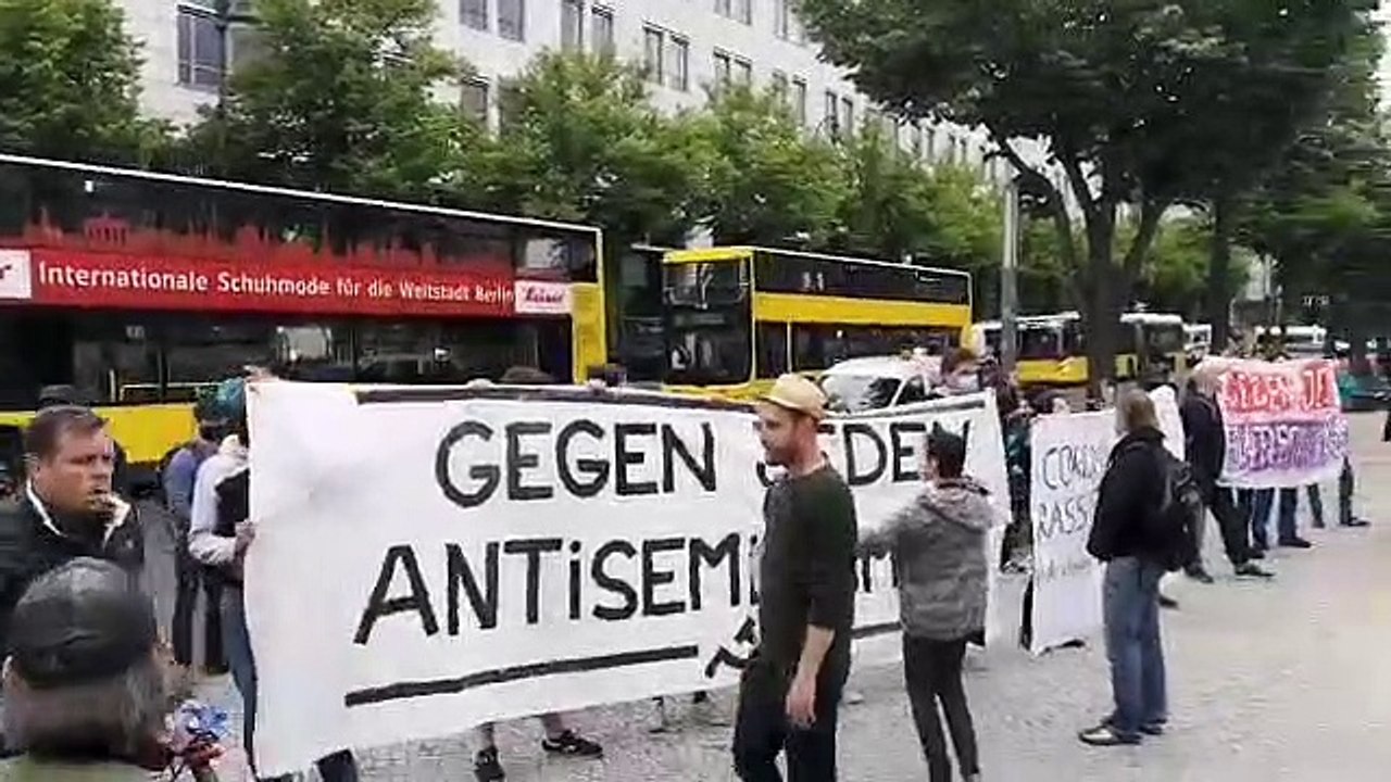 ANTIFA beschimpf jüdisches Pärchen als Antisemiten???