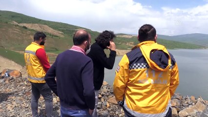 Kullandığı iş makinesiyle Alparslan-2 Barajı göletine düşen operatör kayboldu - MUŞ