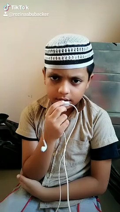 #StationParUtarneyKiDua #DuawhiledepartingfromtrainInStation #ByRehan.
