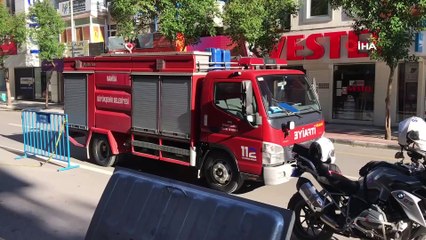 2 gündür mağazada mahsur kalan kedi kurtarıldı