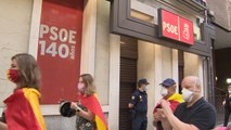 Cacerolada en Ferraz frente a la sede central del PSOE