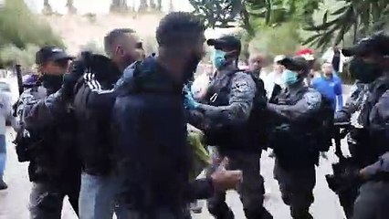 وباء كوفيد-19 ينغّص على المسلمين فرحتهم بعيد الفطر