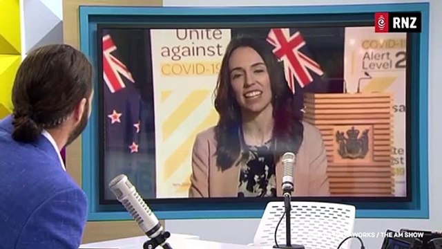 Nouvelle Zélande : Tremblement de terre en plein direct ce matin pendant l'interview de la Première Ministre qui garde son calme et son sourire !