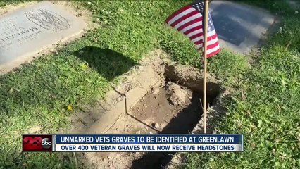 Télécharger la video: Greenlawn cemetery honoring veterans by giving headstones to soldiers in unmarked graves