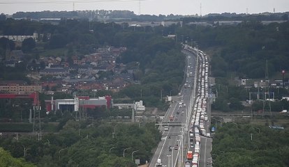 Accident mortel sur l'E40 à hauteur de Milmort: des files interminables